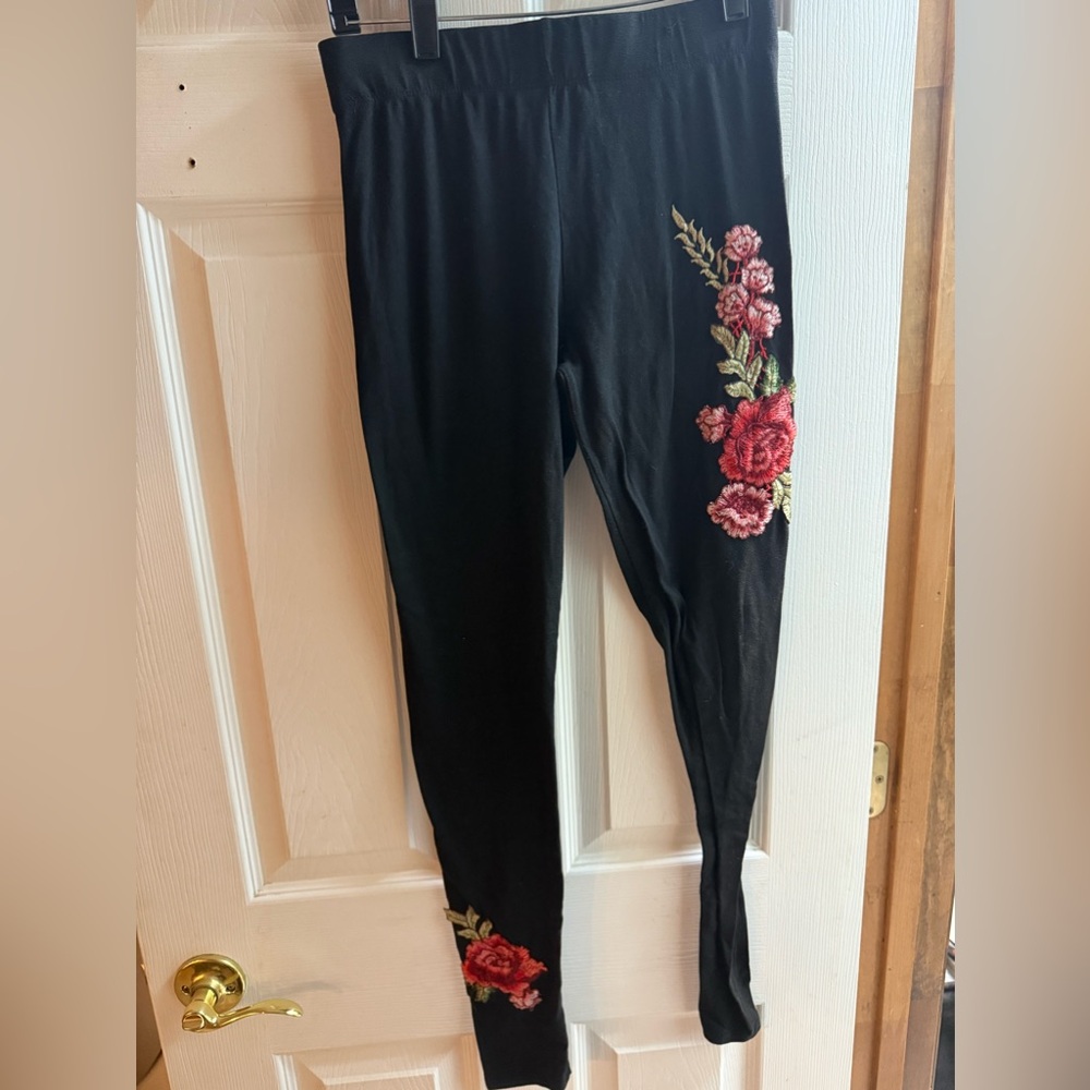 Floral Embroidered Black Leggings